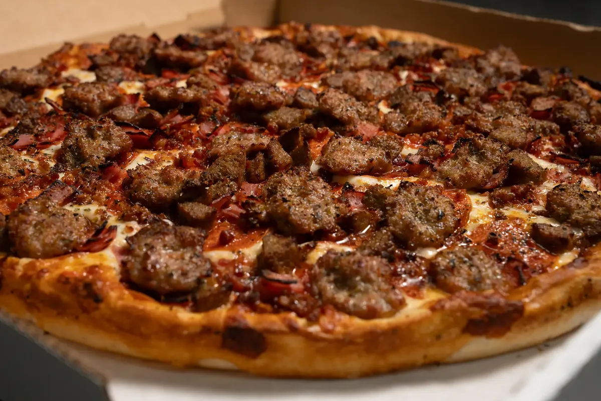 Mojo's Meat Lover's pizza